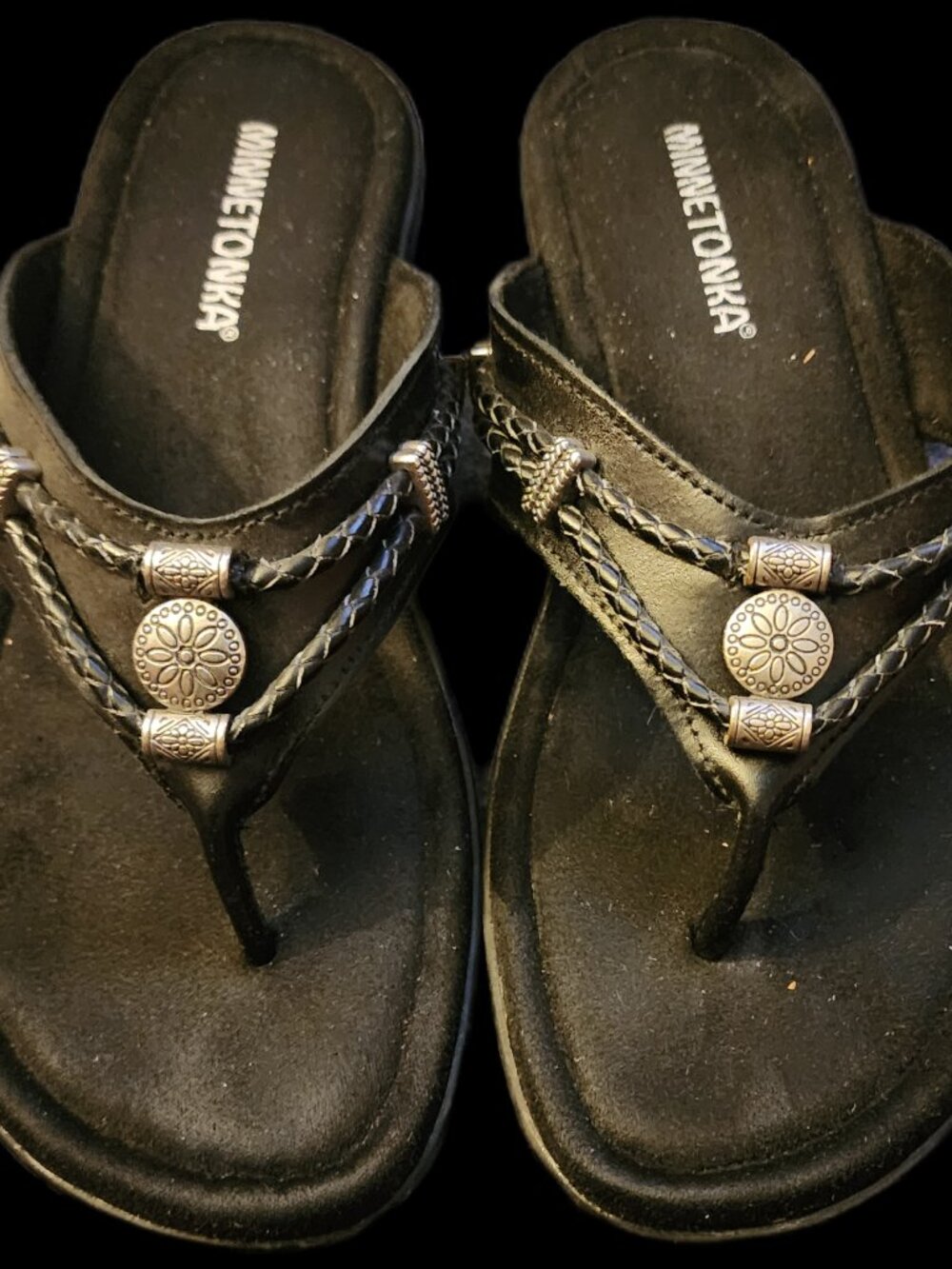 Minnetonka Silverthorne Black Leather Braided Concho Thong Wedge Sandals